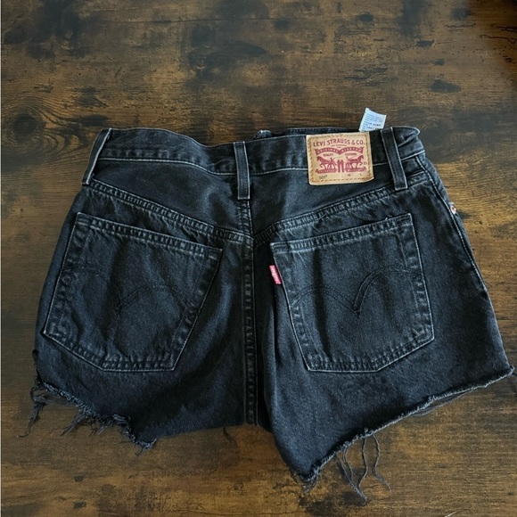 Women’s 501 Levi’s - Picture 2 of 3